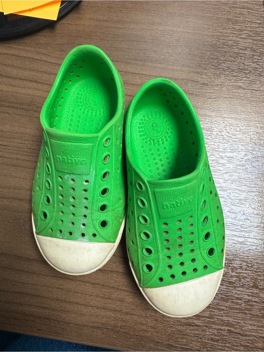 Native Kids Jefferson shoes toddler 7 Kelly Green Grasshopper